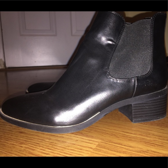 Shoes - Black almond toed boot women’s chelsea boots